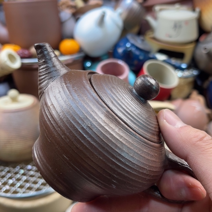 摆件陶场地上还有一些特殊物品在
