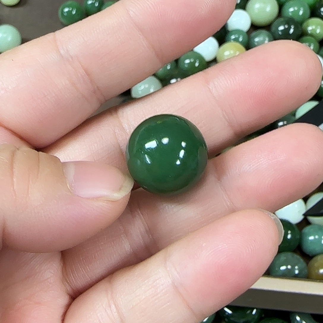 和田玉未镶嵌珠宝半成品