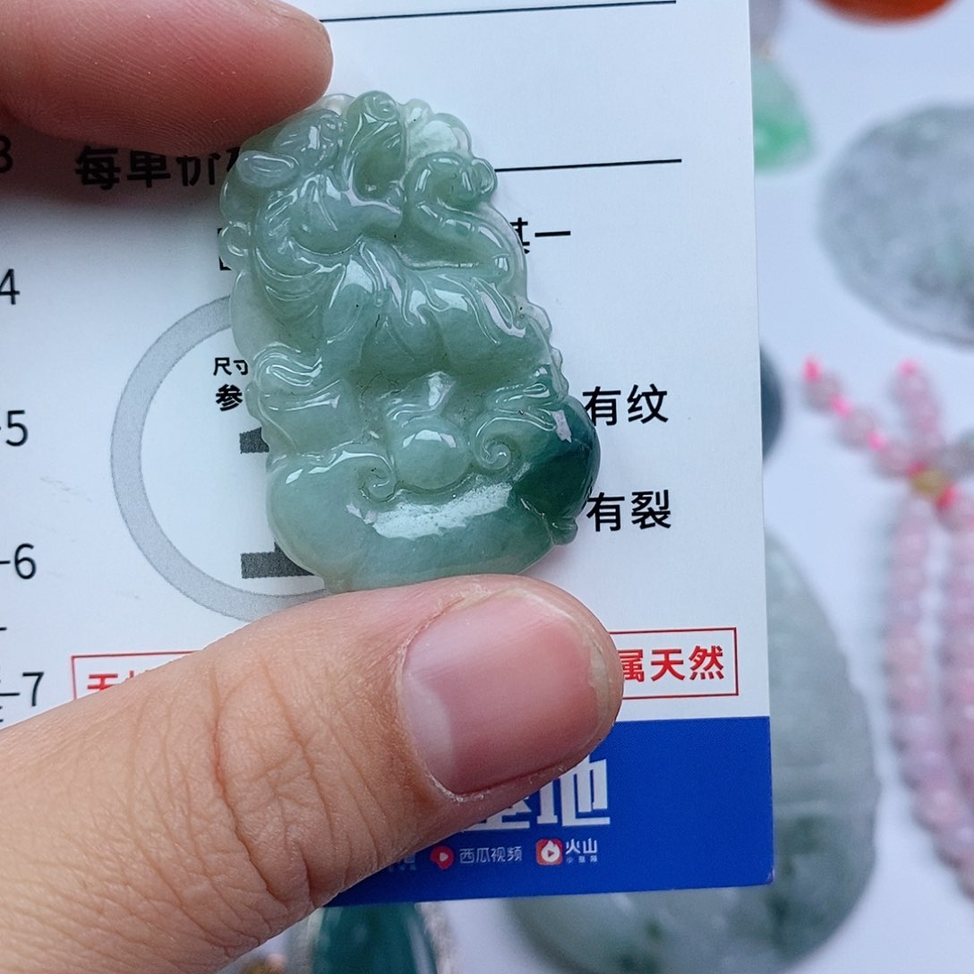 翡翠颈饰未镶嵌纯天然