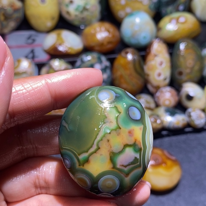玛瑙/玉髓未镶嵌珠宝半成品125