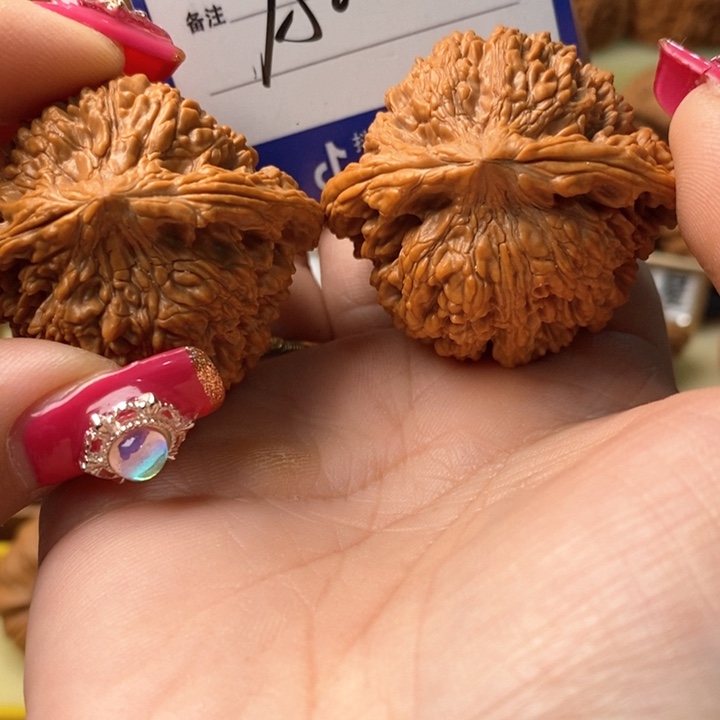 桃核吊坠社***哥满天星狮子头