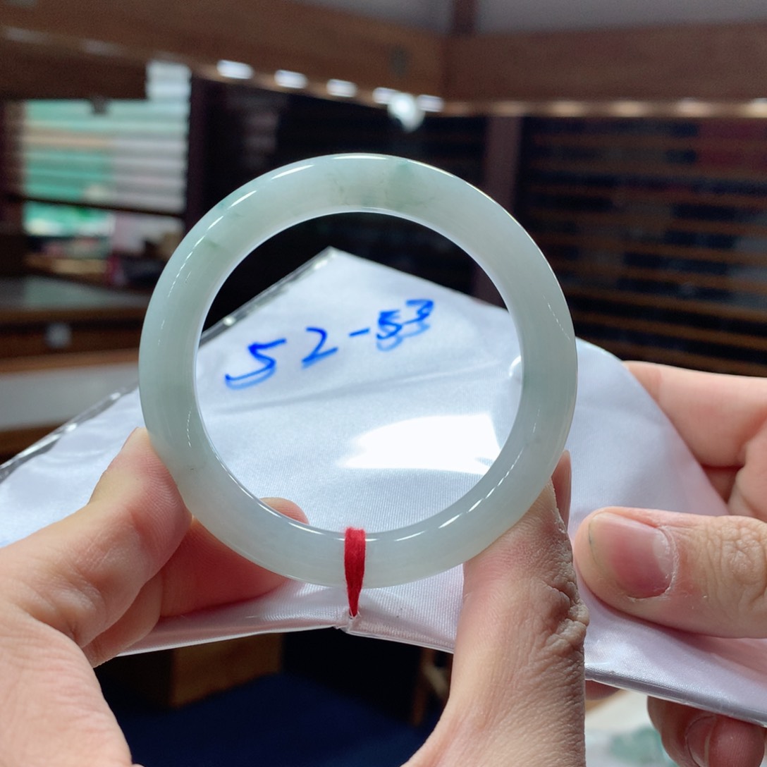 翡翠手镯未镶嵌买断