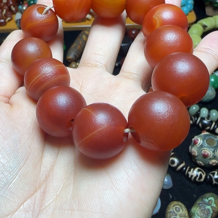 坐***声玛瑙/玉髓未镶嵌珠宝半成品