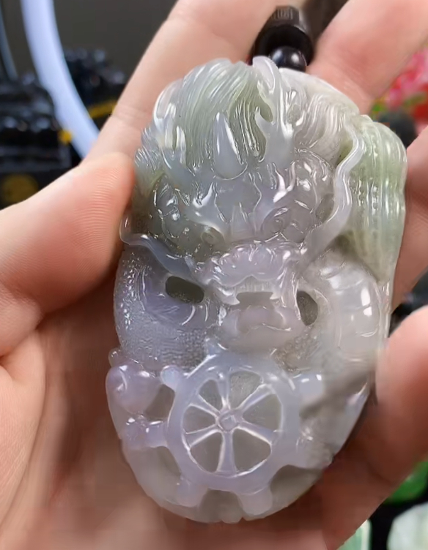 和田玉冰烟紫龙把件