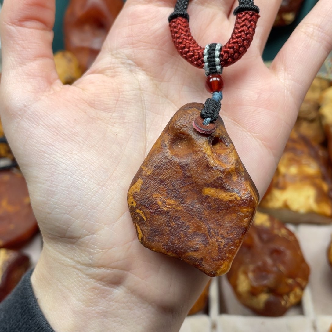 琥珀珠宝奇石未镶嵌