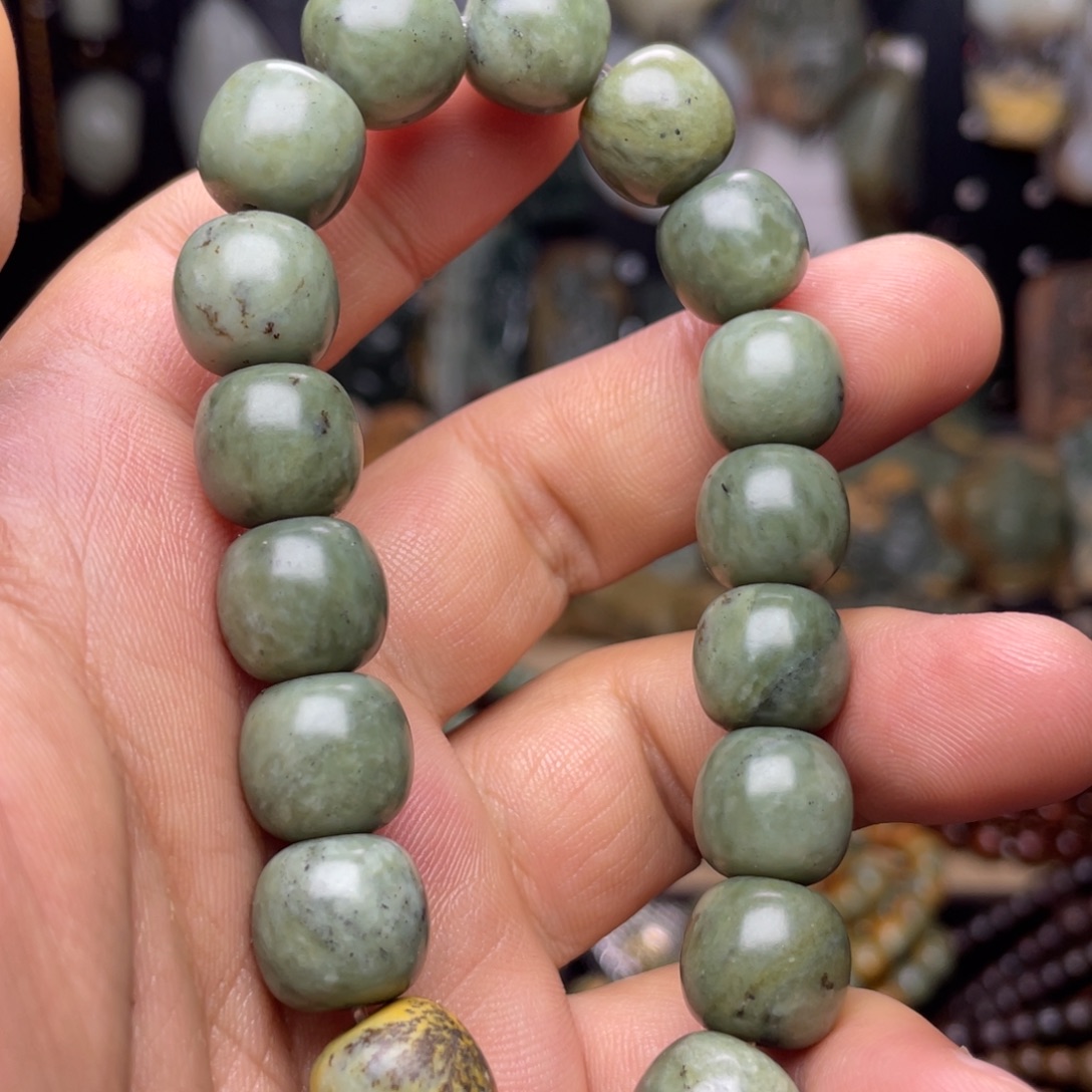 岫岩河磨玉（透闪石质玉）未镶嵌颈饰13×12