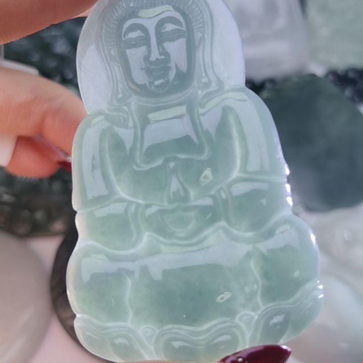 翡翠颈饰未镶嵌天然的A货翡翠多样性发货