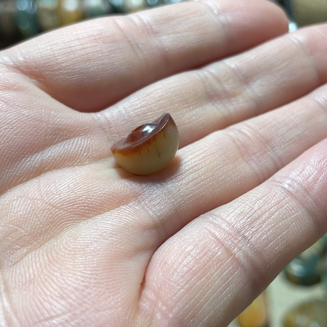 岫岩河磨玉（透闪石质玉）挂件未镶嵌独****峨