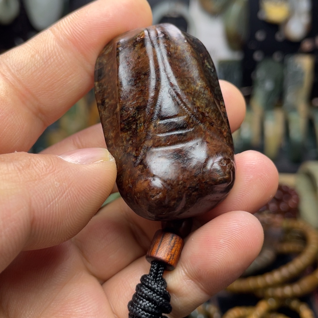 岫岩老玉（透闪石质玉）未镶嵌颈饰