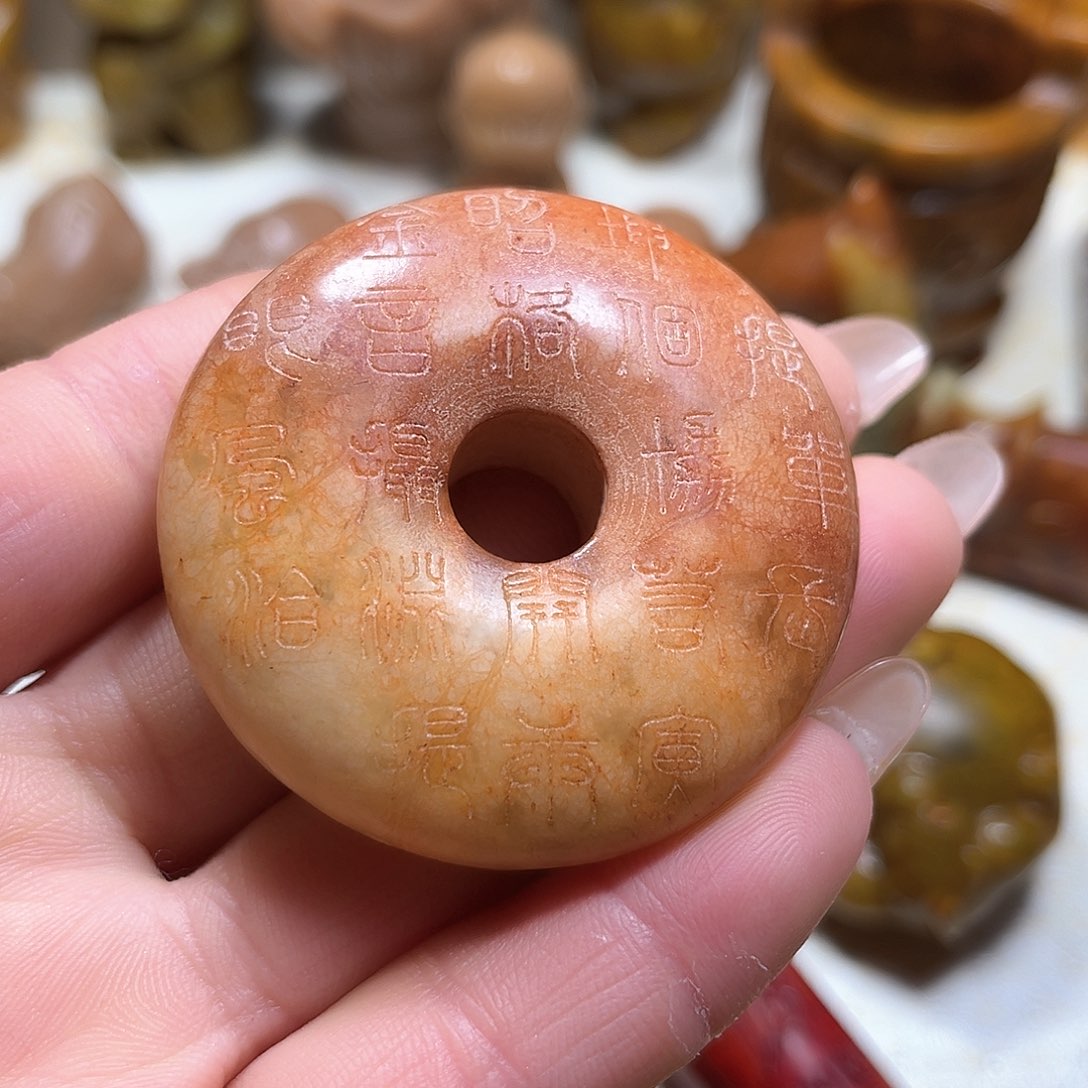 白玉菩提吊坠白玉菩提吊坠