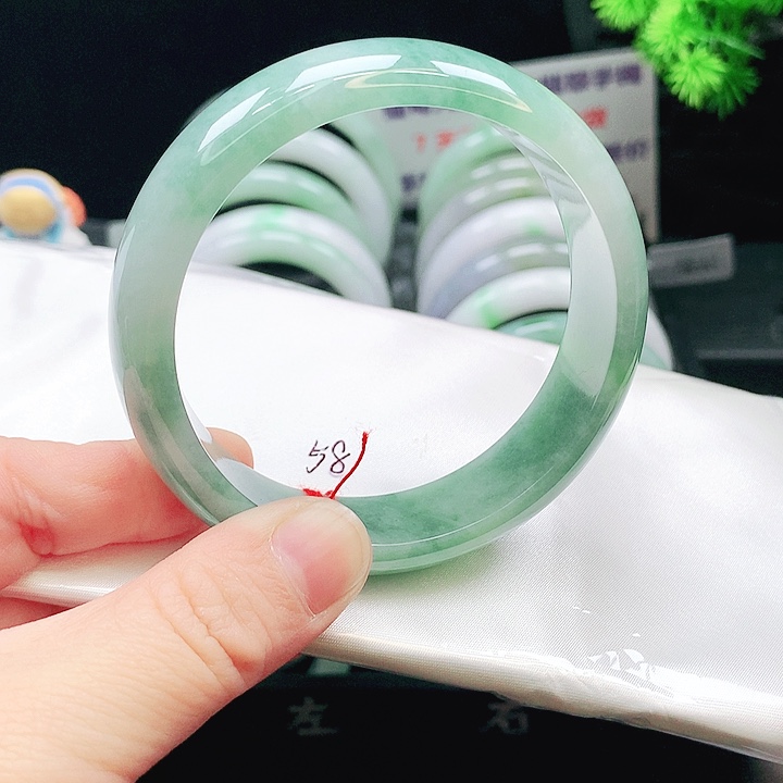 翡翠未镶嵌手镯602