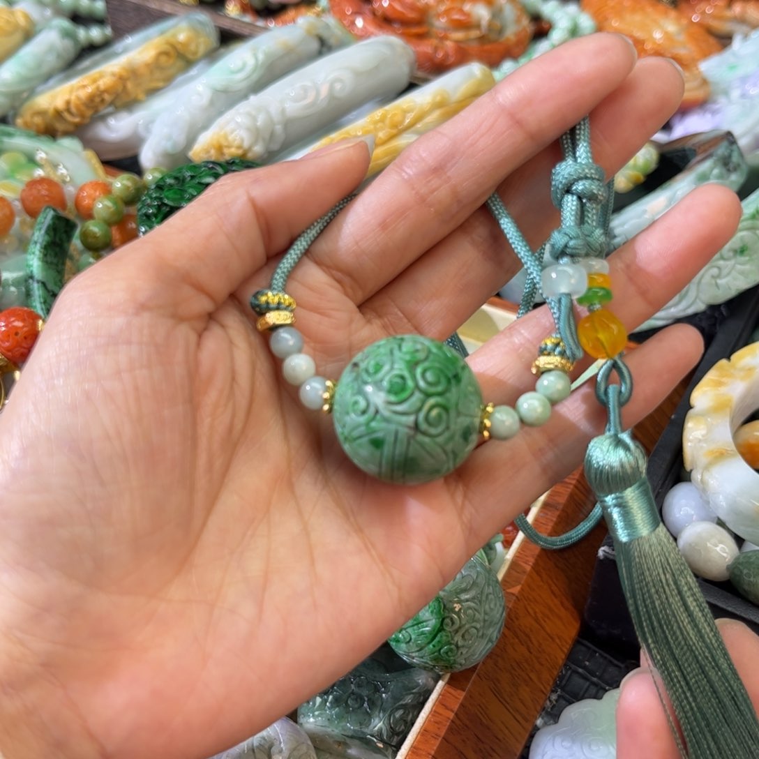 翡翠颈饰未镶嵌待编款