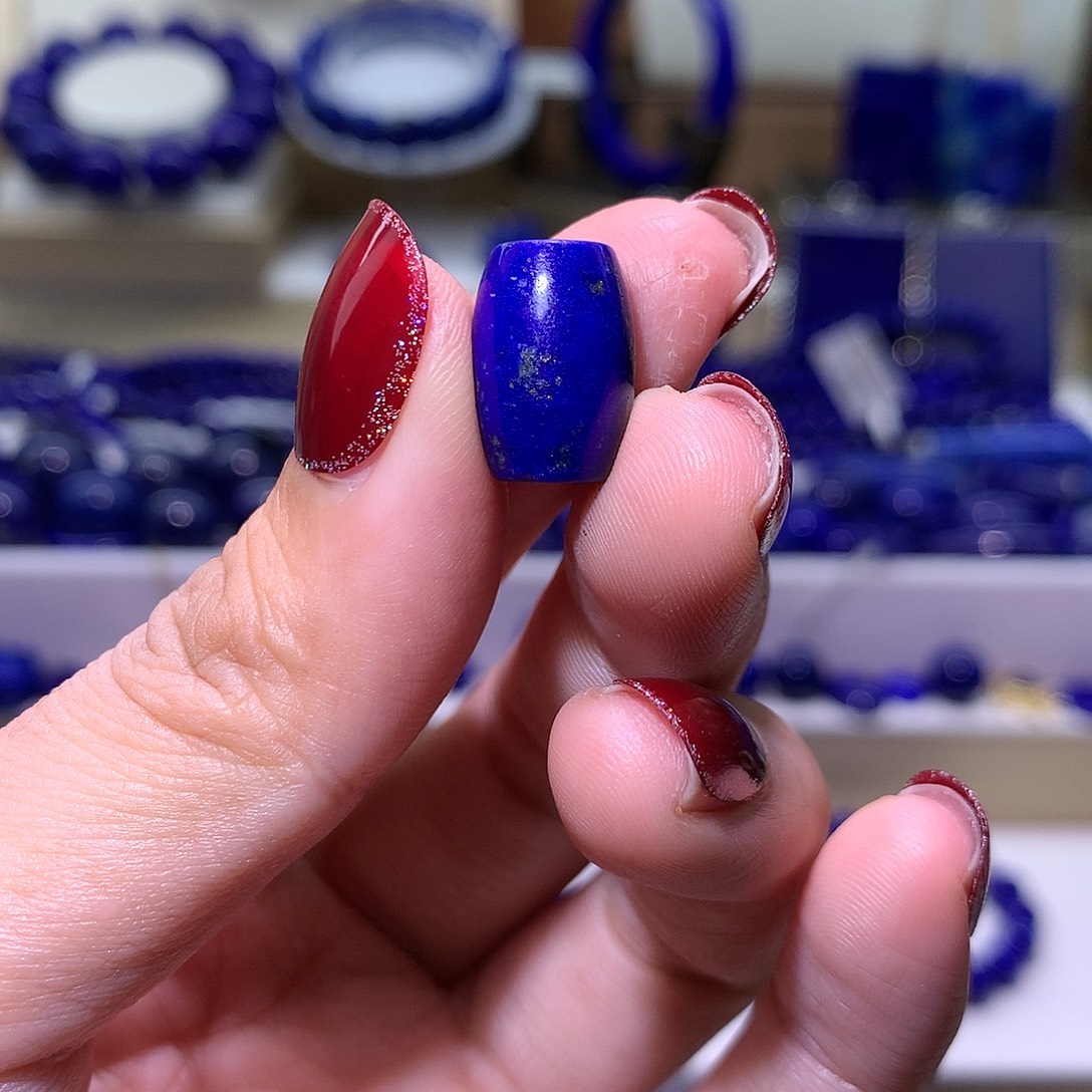 青金石未镶嵌天然原矿桶珠10. 1m* 14.1 m