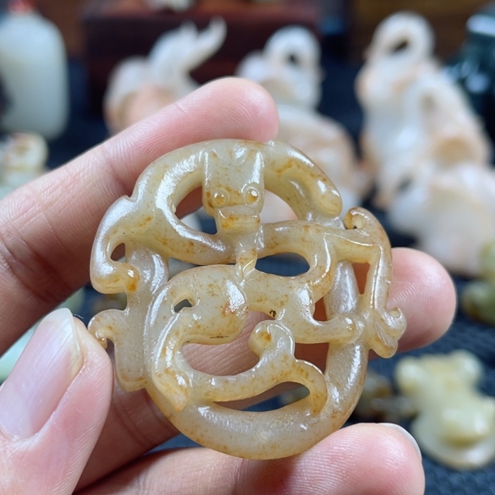 和田玉颈饰未镶嵌