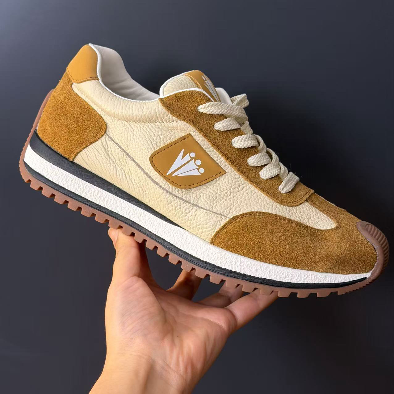 头层牛皮秋冬新款透气休闲户外皮鞋百搭潮鞋韩版休闲鞋轻便8066