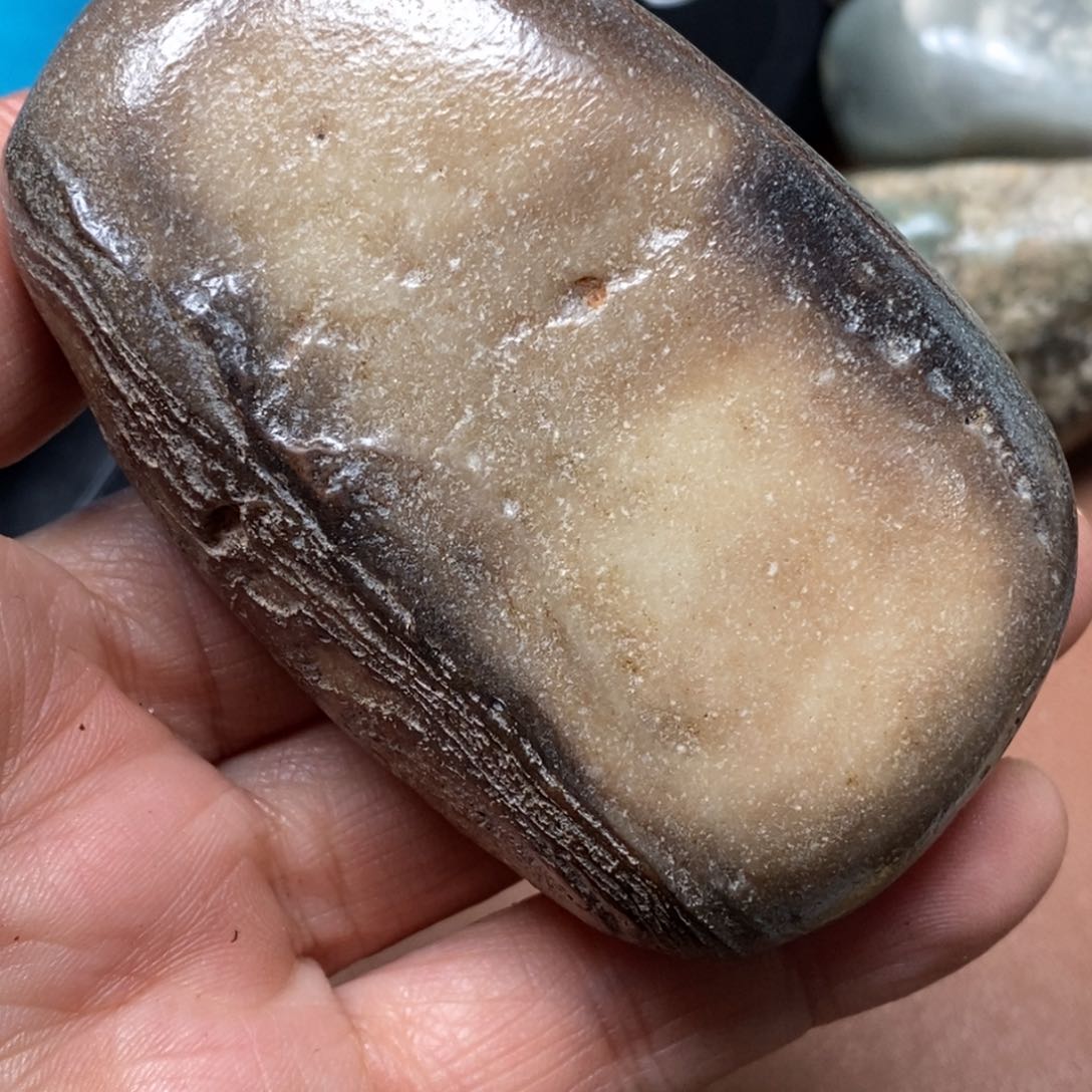 和田玉挂件足铂镶嵌