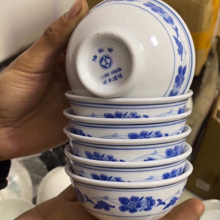 摆件陶瓷盘子碗砂锅都有