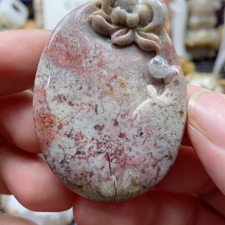 硅化珊瑚（珊瑚玉）颈饰未镶嵌