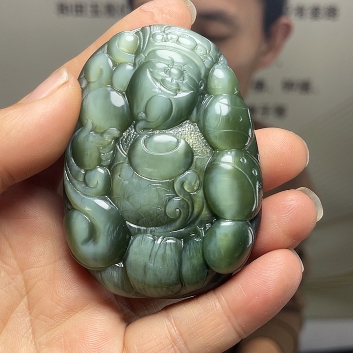 唐***德和田玉未镶嵌把件