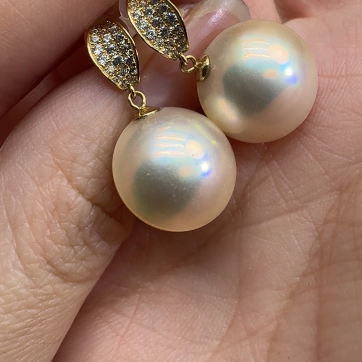 耳饰拼合珍珠（马贝珠）18K金镶嵌