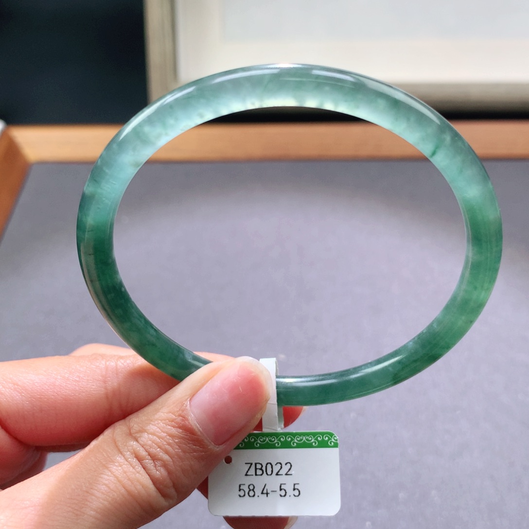 翡翠手镯未镶嵌天然翡翠手镯叮当镯