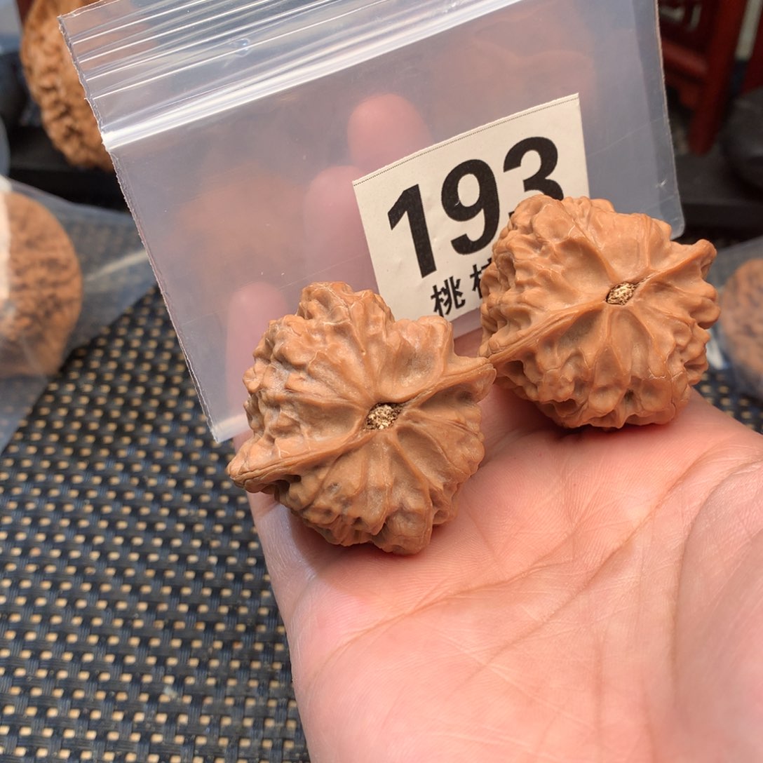 文玩核桃把件G****墨佛度40