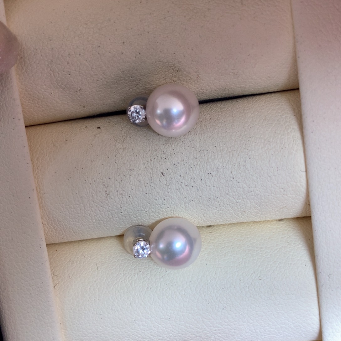 18K金镶嵌海水珍珠耳饰