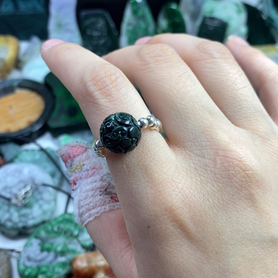 翡翠颈饰未镶嵌吊坠