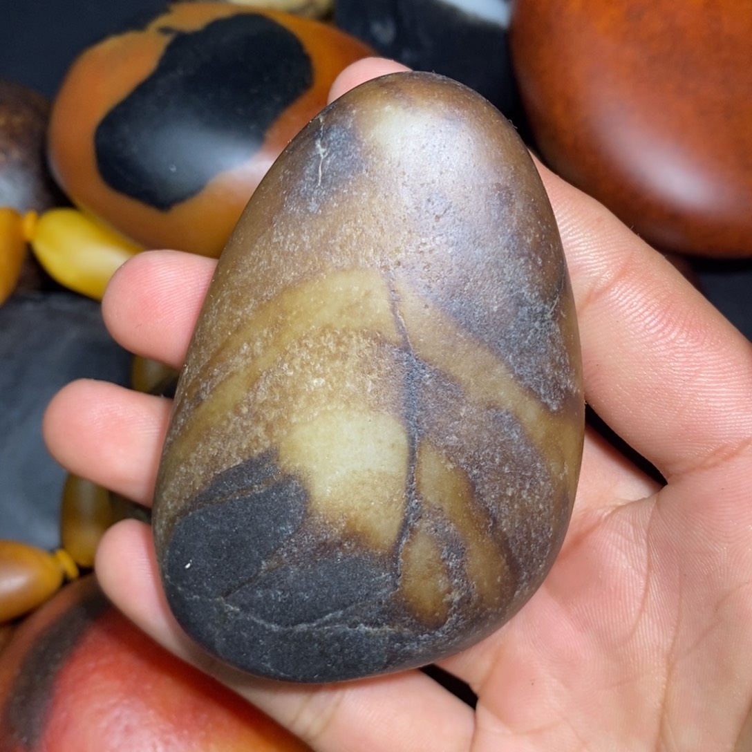 和田玉未镶嵌珠宝奇石