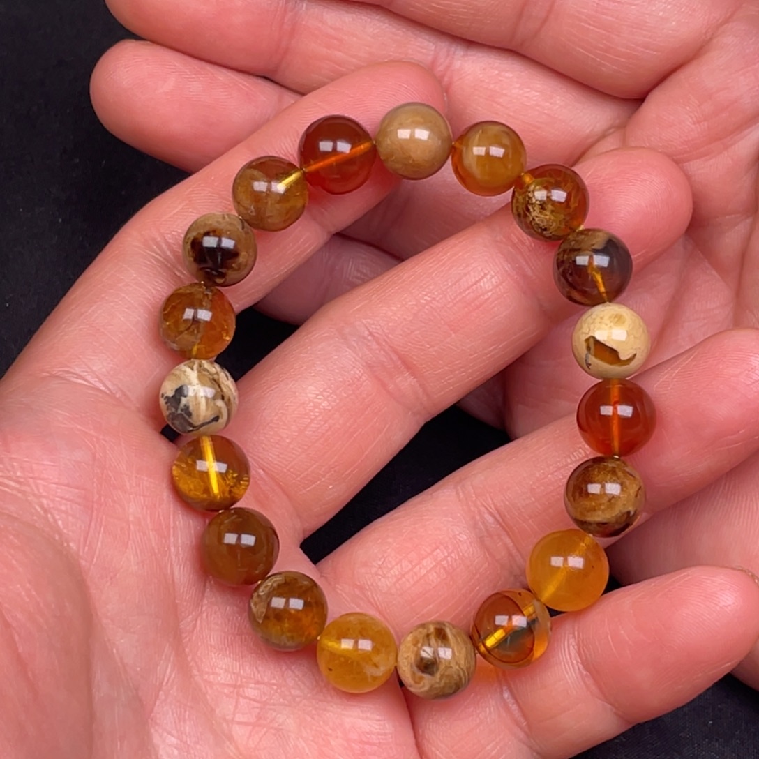 琥珀未镶嵌手串11.2克