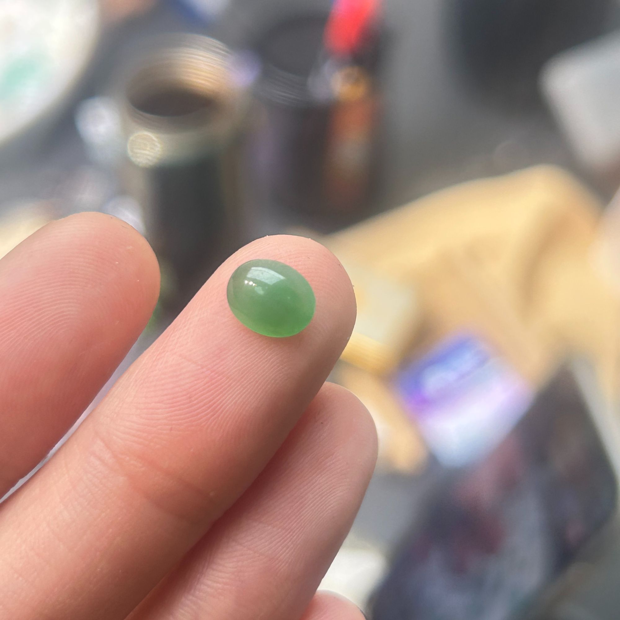 翡翠冰绿裸石蛋面