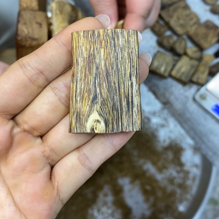 沉香碎屑沉香7.6克红油陆河