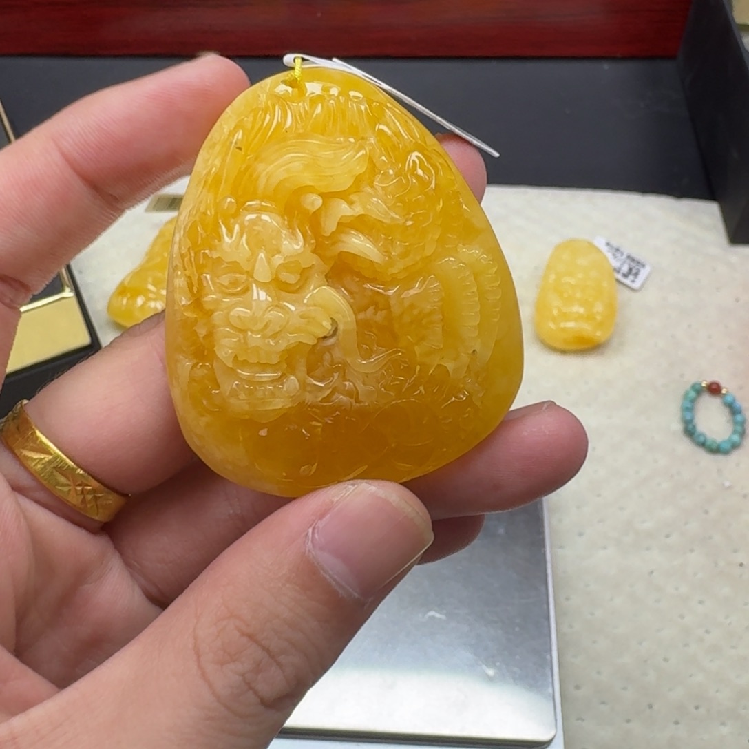 琥珀未镶嵌珠宝奇石303