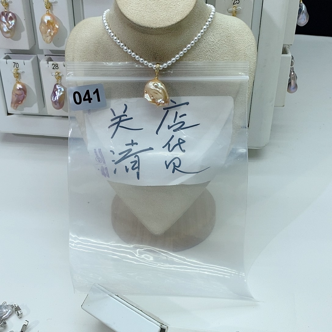 淡水珍珠颈饰合金
