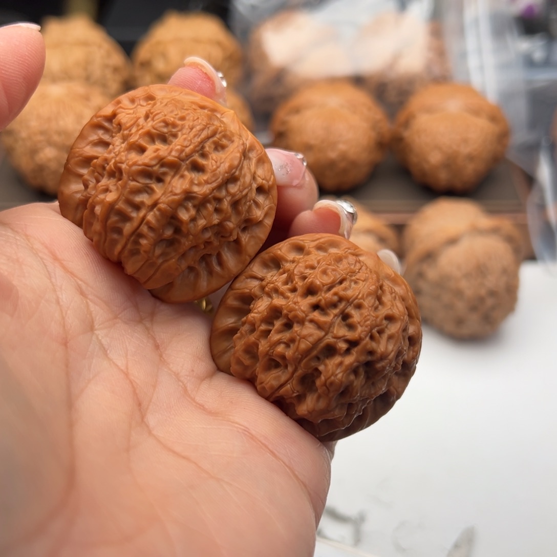 文玩核桃把件血麒麟37