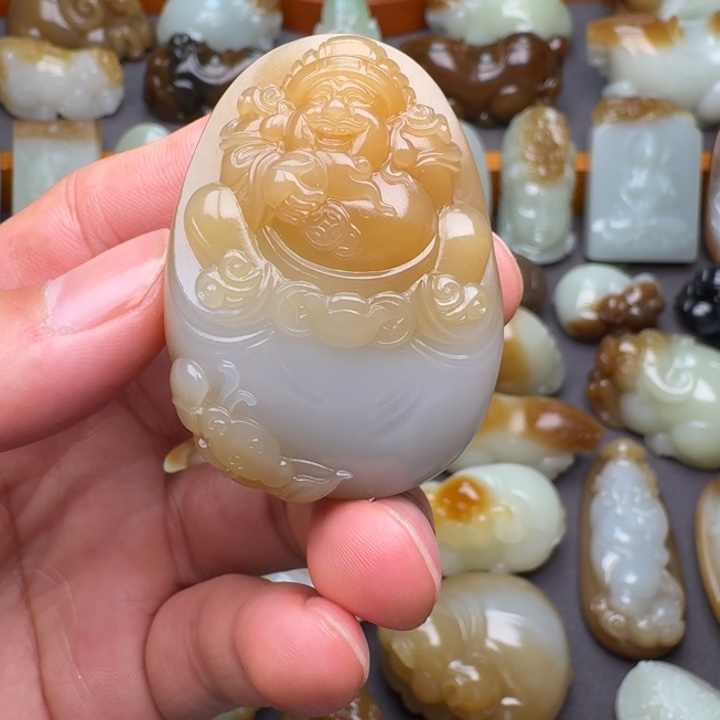 和田玉（糖玉）颈饰未镶嵌土**食