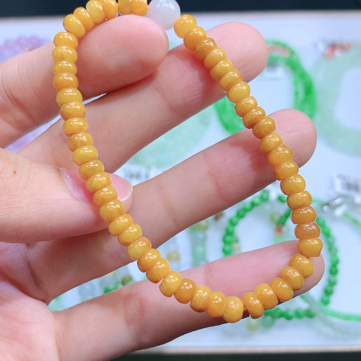 翡翠手链未镶嵌翡翠