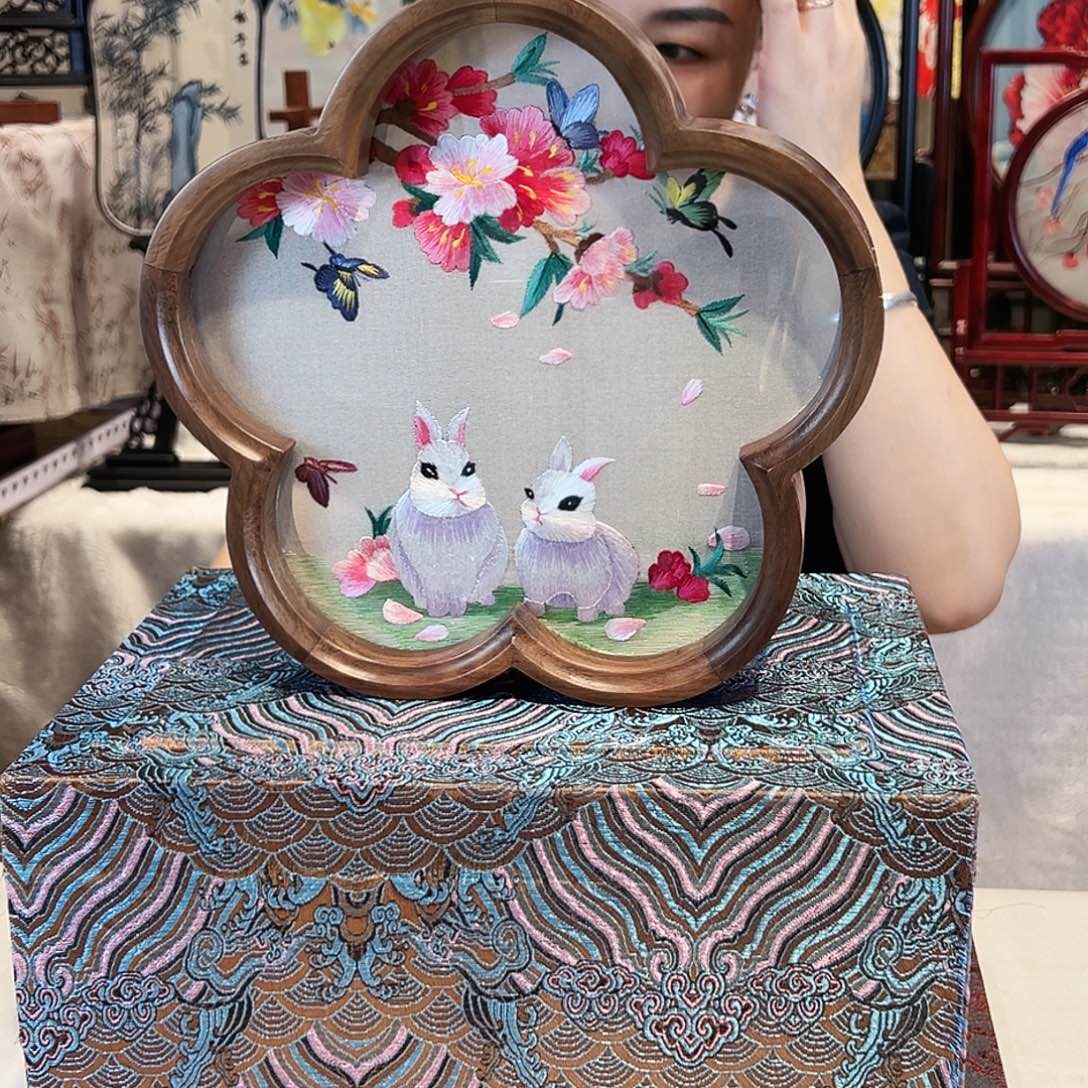 织绣苏绣摆台胡桃木