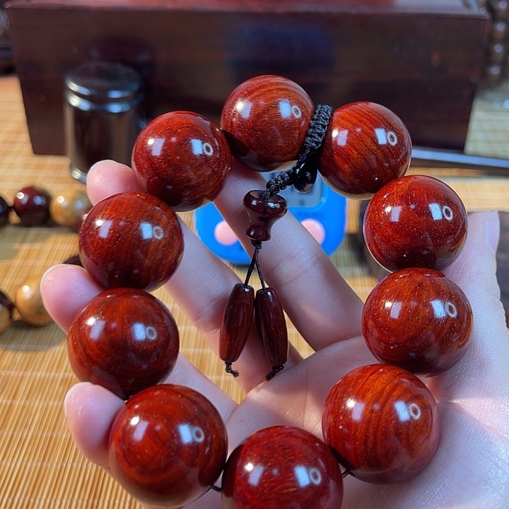用***业木小叶紫檀手工艺