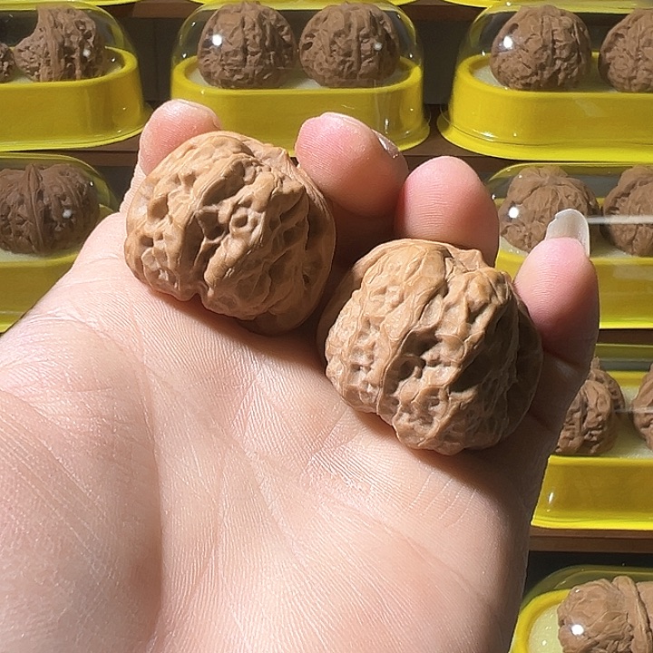 文玩核桃吊坠蛤蟆头