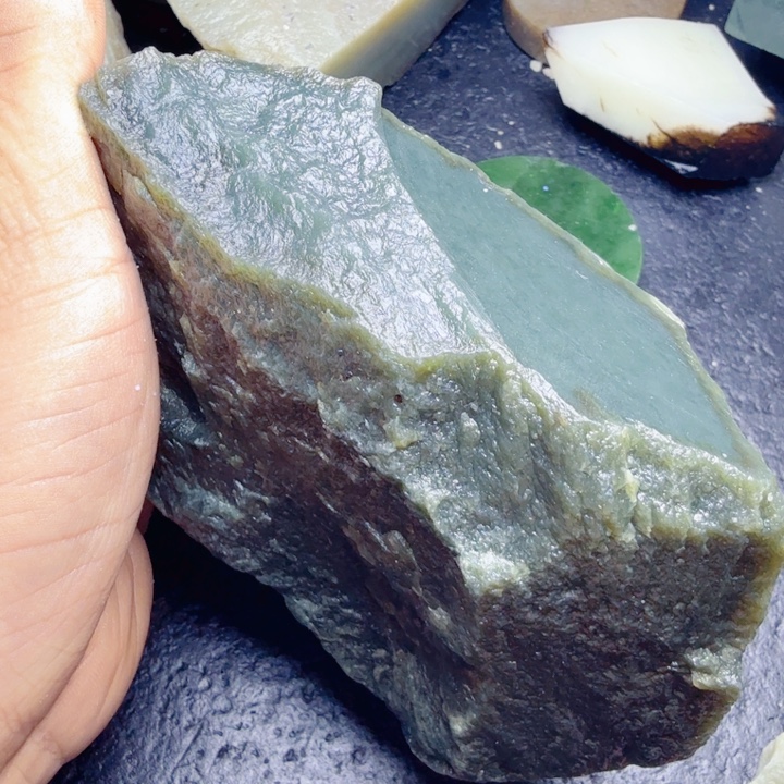 和田玉（糖玉）未镶嵌珠宝奇石