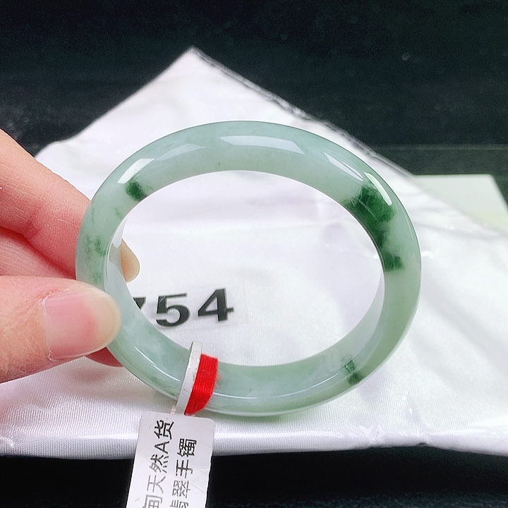 未镶嵌手镯（贵妃镯）翡翠754