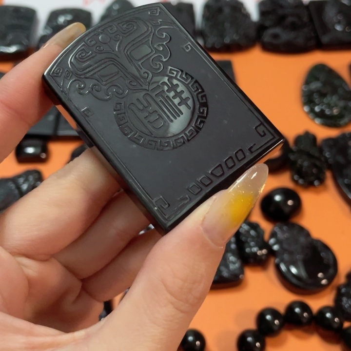 翡翠颈饰未镶嵌小*