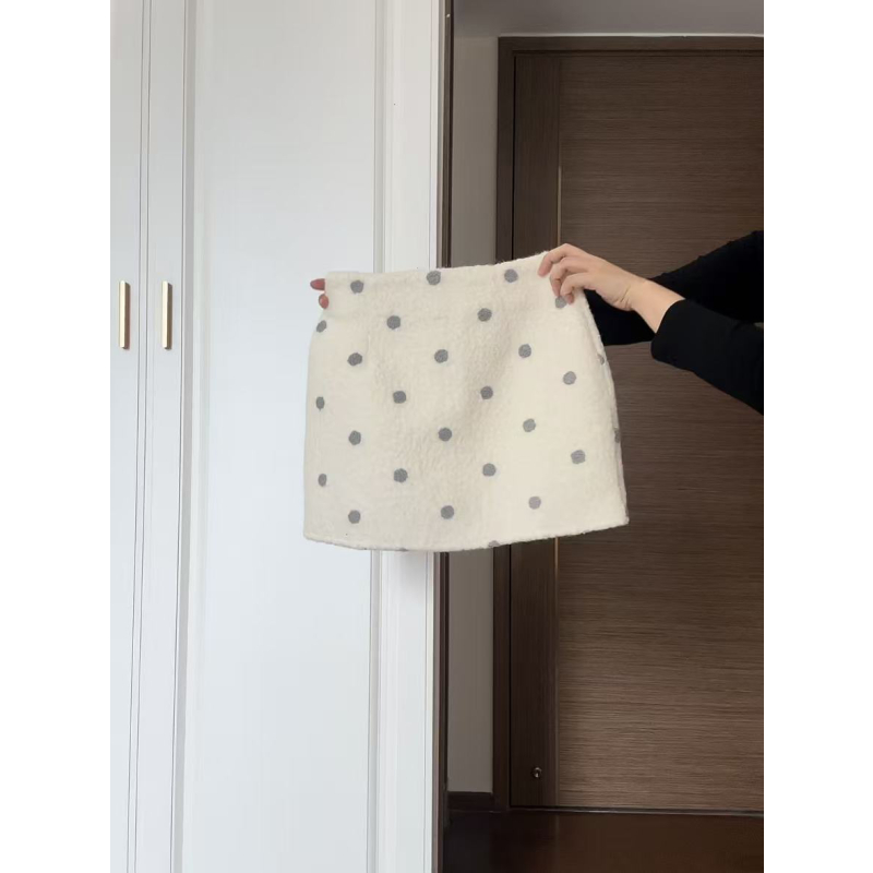 【冬上新】波点半身裙女冬季高腰显瘦防走光包臀a字短裙