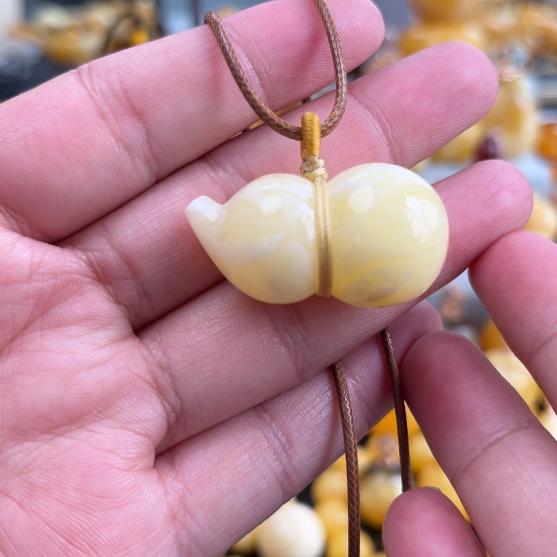 蜜蜡珠宝奇石未镶嵌