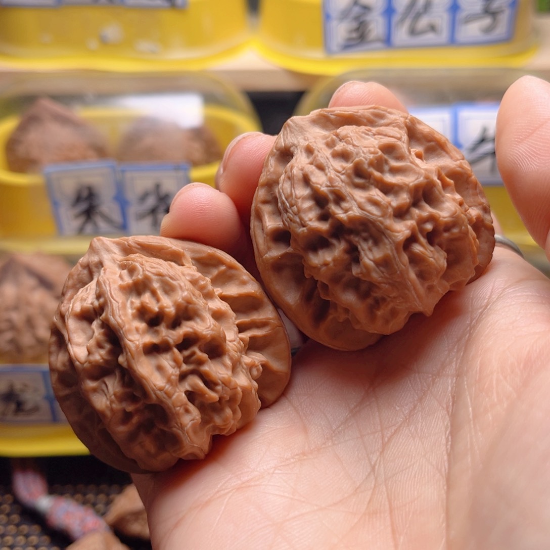 文玩核桃把件梨木台