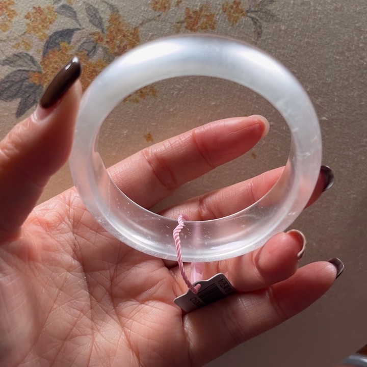 王***言石英质玉未镶嵌手镯52-53