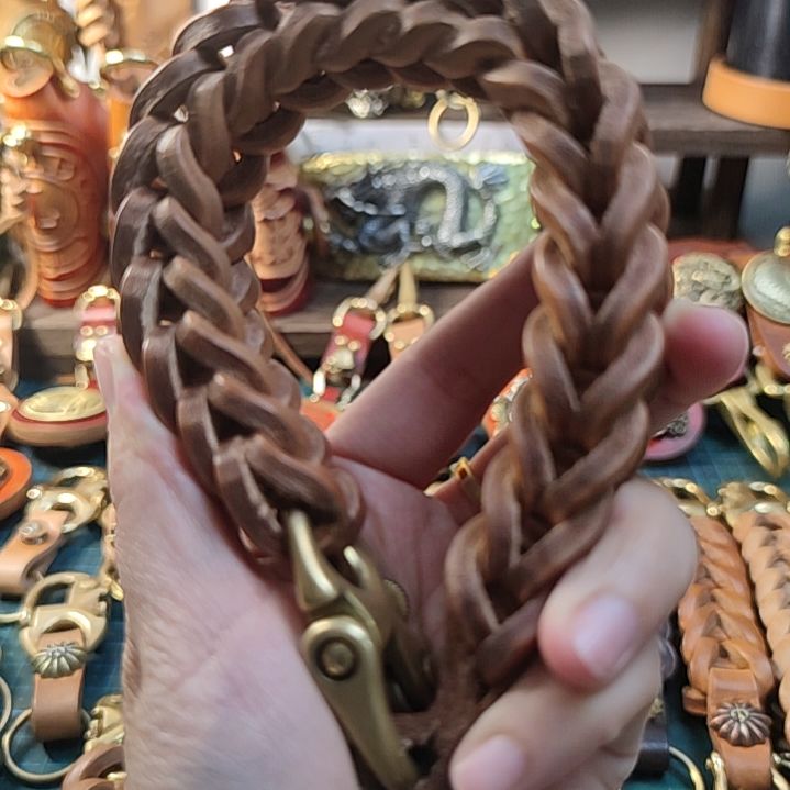 淡***忘铜铁合金类龙骨手链