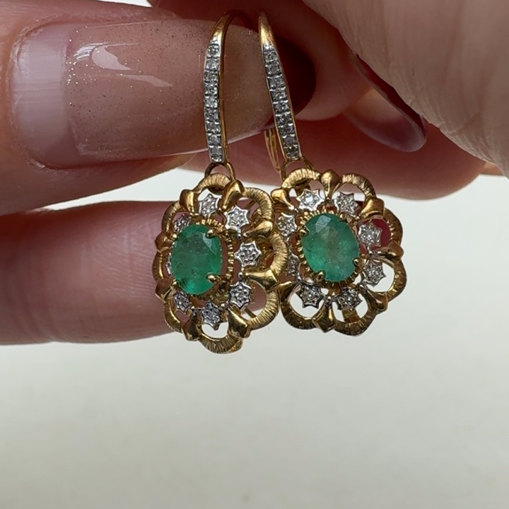 祖母绿耳饰18K金镶嵌