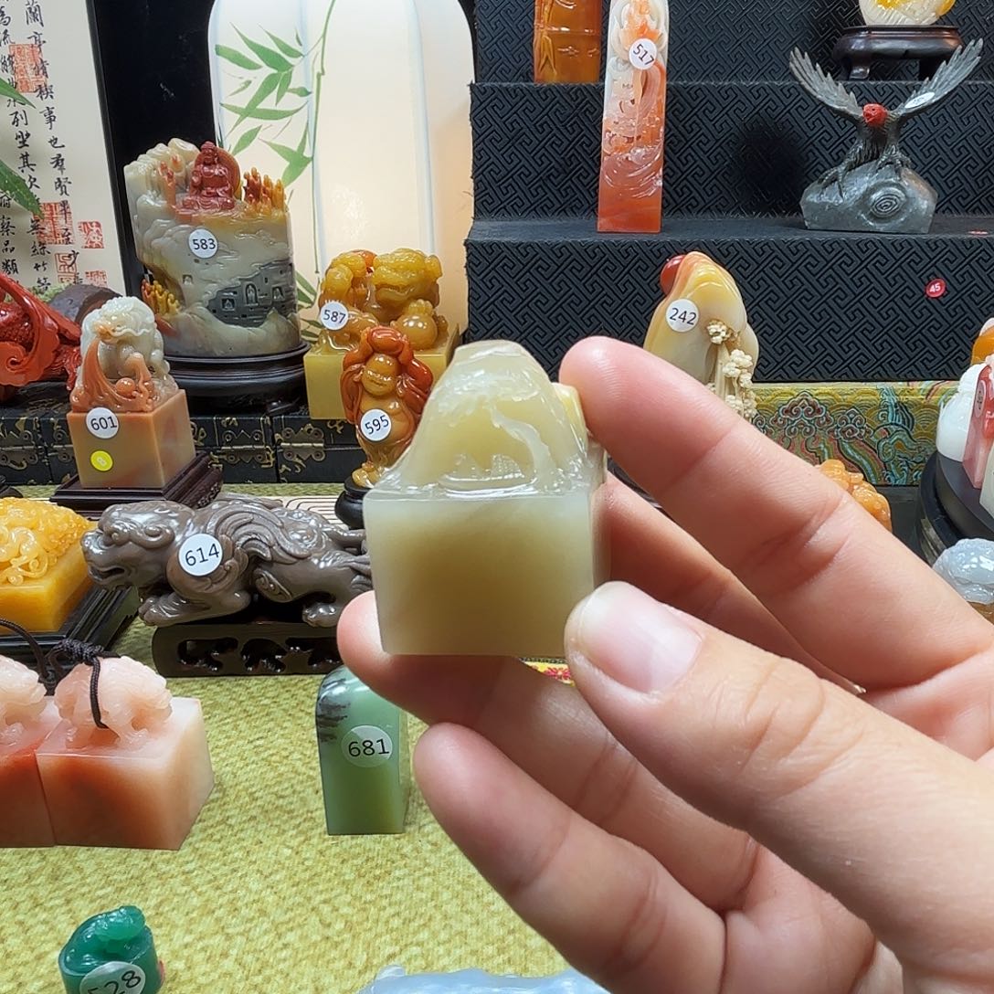 寿山石印石轻舟已过万重山